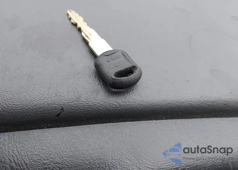 2004 Chevrolet Silverado 1500 из США, поврежденный, VIN 1GCEC19T34Z264847